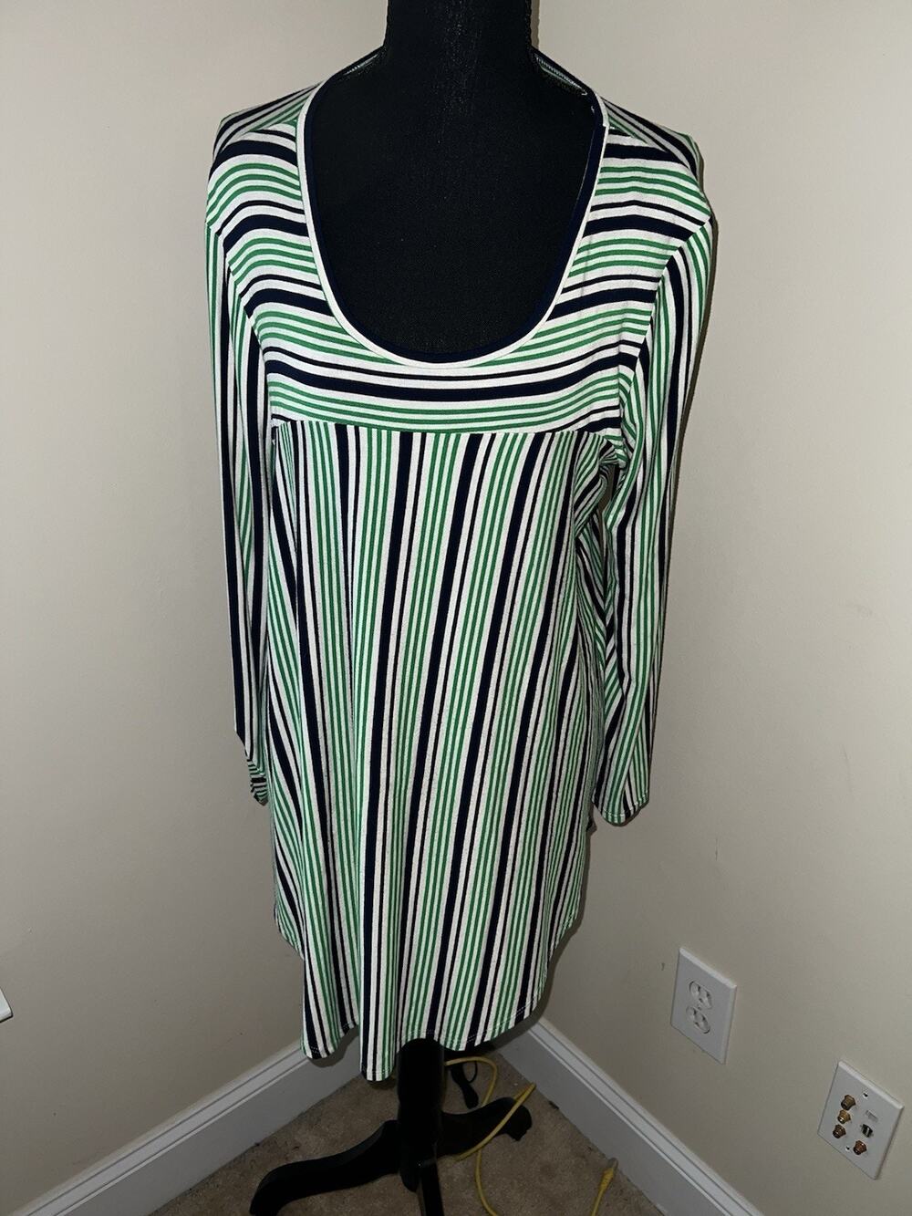 Kim Rogers Women's Medium Tunic L/S Scoop-Neck H/L Hem Green & Blue Striped
